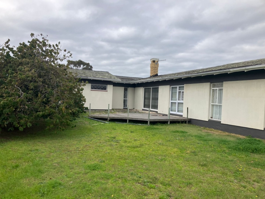 4 Bedroom Property for Sale in Kabega Park Eastern Cape